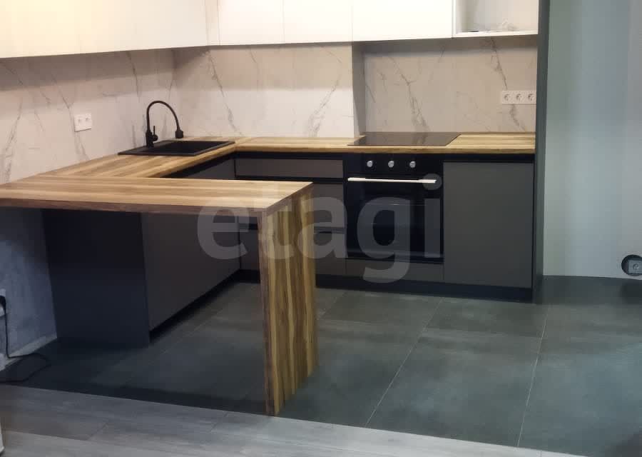 Продаётся 1-комнатная квартира, 43.79 м²
