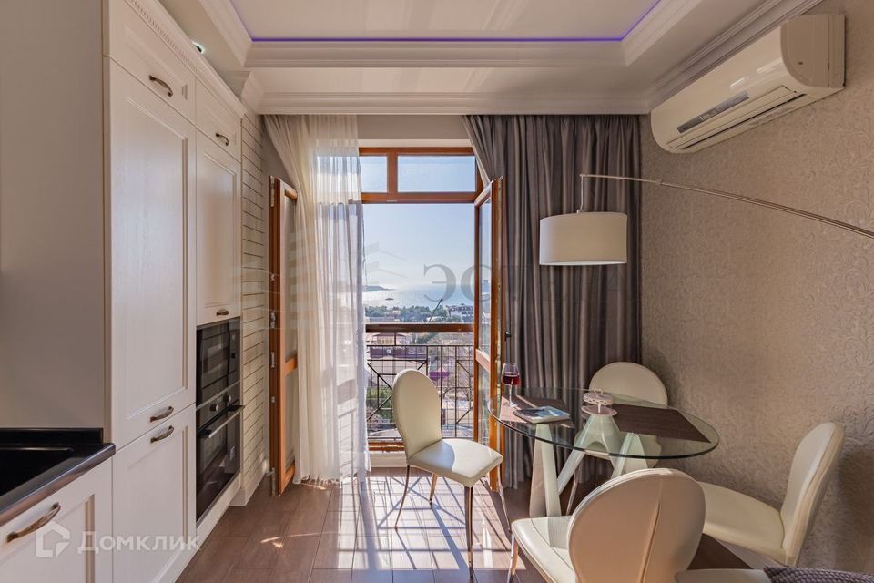 Продаётся 1-комнатная квартира, 62.3 м²