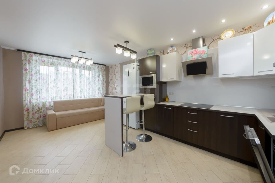 Продаётся 3-комнатная квартира, 90 м²