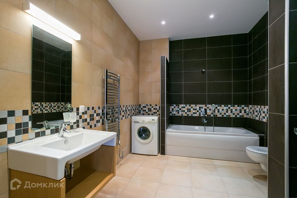 Продаётся 2-комнатная квартира, 137.4 м²