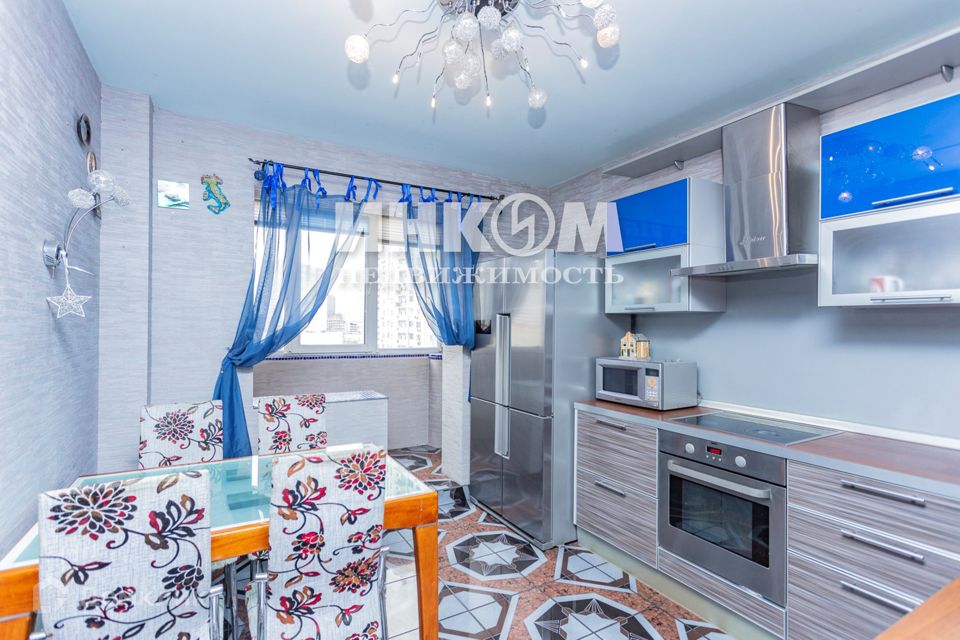 Продаётся 4-комнатная квартира, 105.5 м²