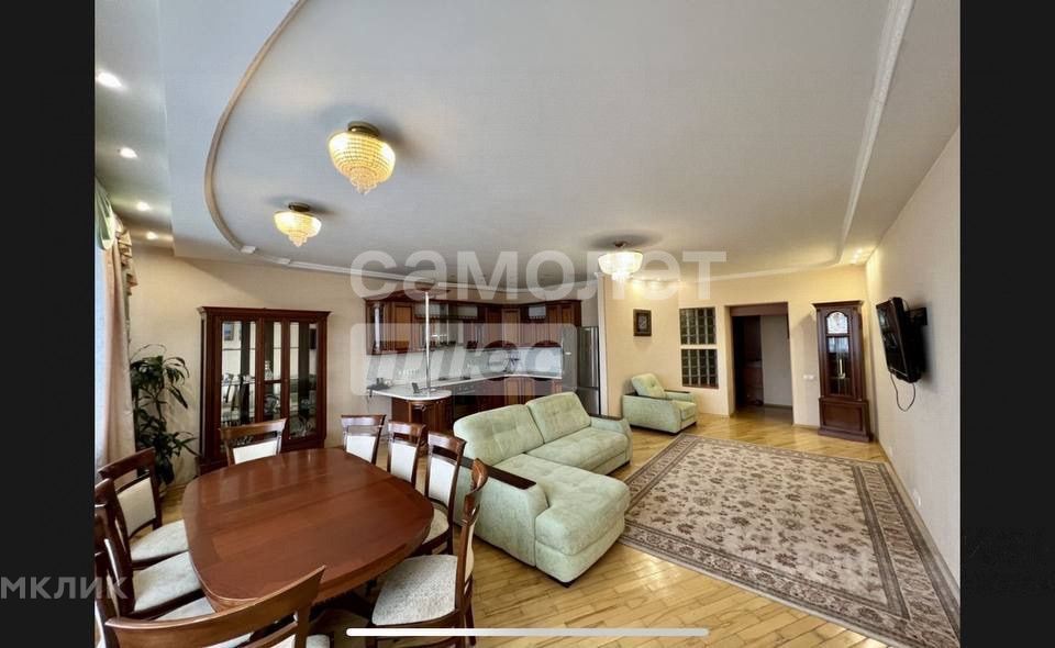 Продаётся 3-комнатная квартира, 121.3 м²
