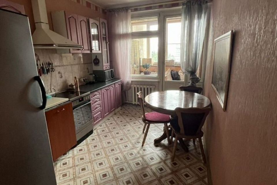 Продаётся 4-комнатная квартира, 108 м²