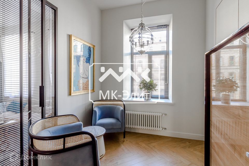 Продаётся 4-комнатная квартира, 140.6 м²