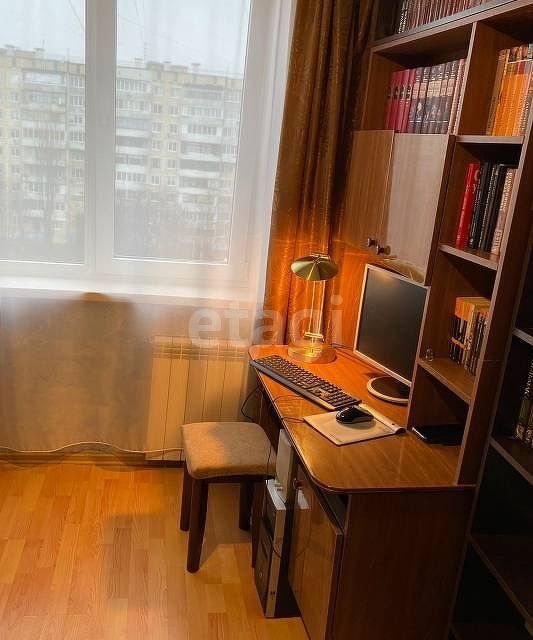 Продаётся 4-комнатная квартира, 69.8 м²