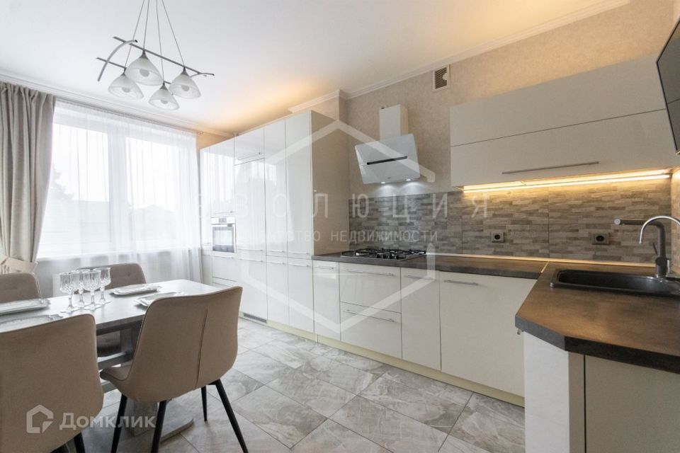 Продаётся 2-комнатная квартира, 61.8 м²