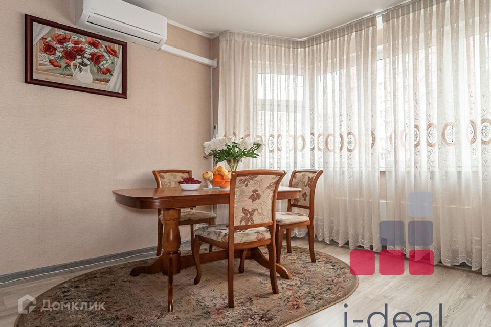 Продаётся 2-комнатная квартира, 63.4 м²