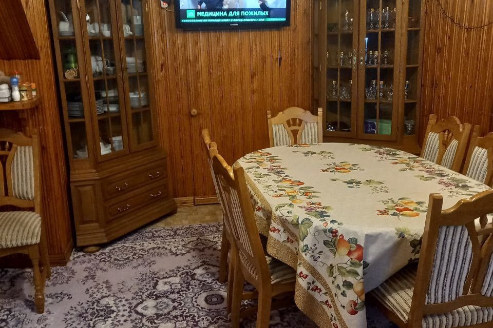 Продаётся 3-этажный дом, 260 м²