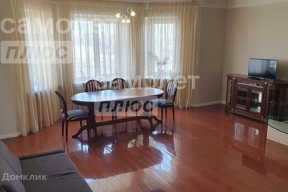 Продаётся 5-комнатная квартира, 208.1 м²