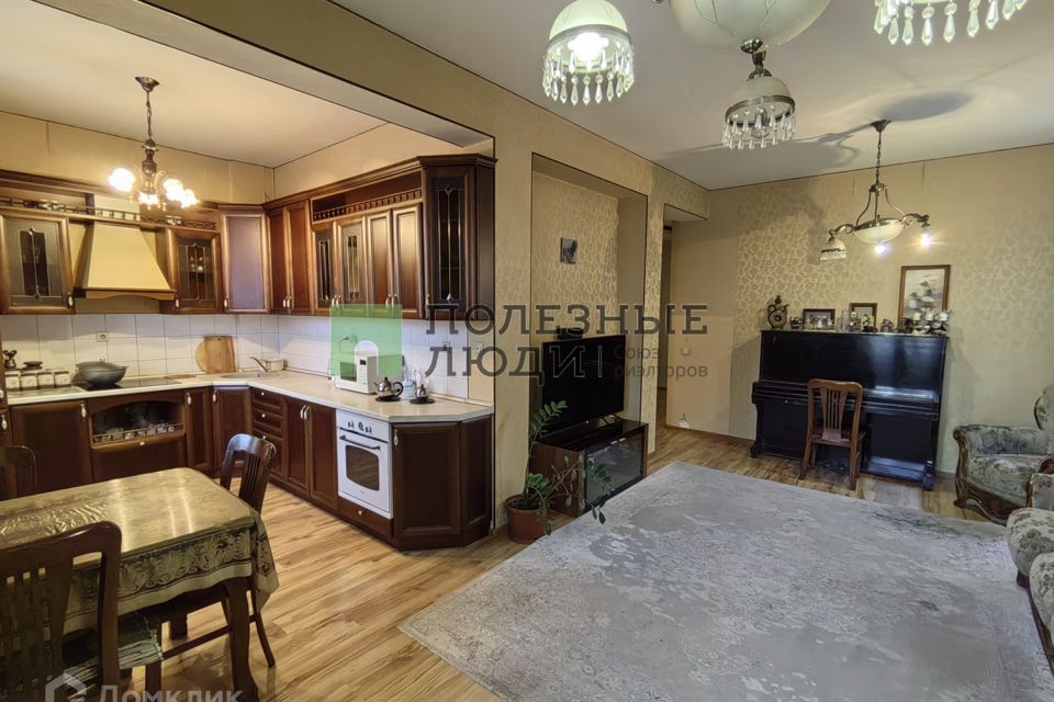 Продаётся 4-комнатная квартира, 85 м²