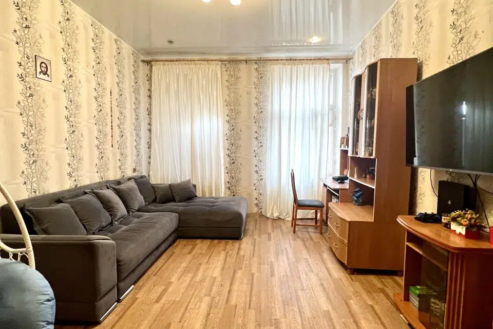 Продаётся 4-комнатная квартира, 109.1 м²