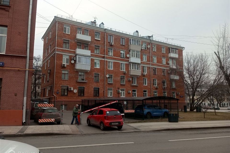 Продаётся 4-комнатная квартира, 100 м²