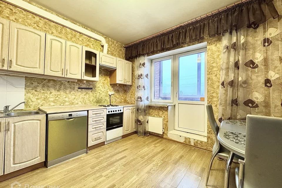 Продаётся 2-комнатная квартира, 70.5 м²