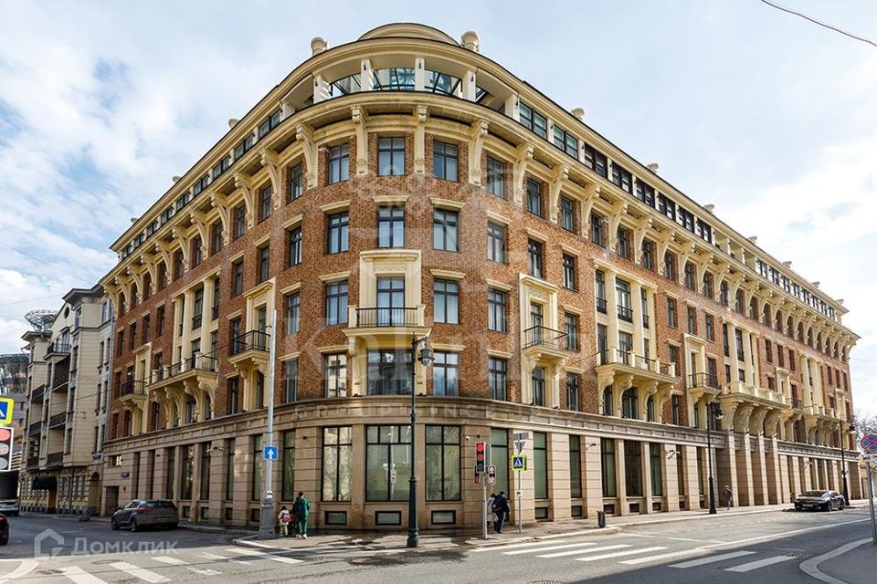 Продаётся 4-комнатная квартира, 252.3 м²