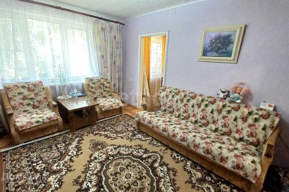 Продаётся 4-комнатная квартира, 57.9 м²