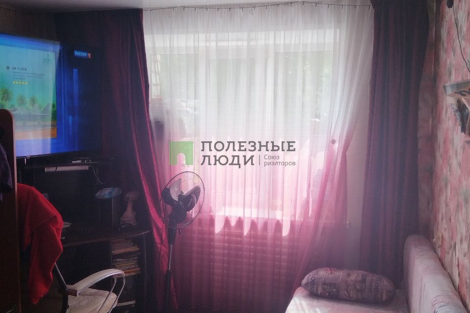 Продаётся комната в 8-комн. квартире, 16.7 м²