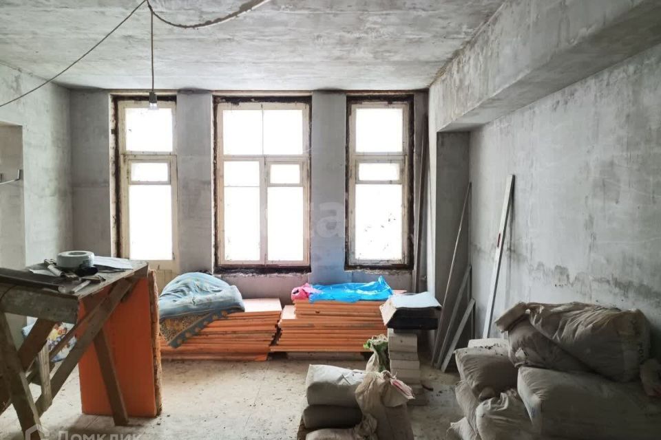 Продаётся 3-комнатная квартира, 98 м²