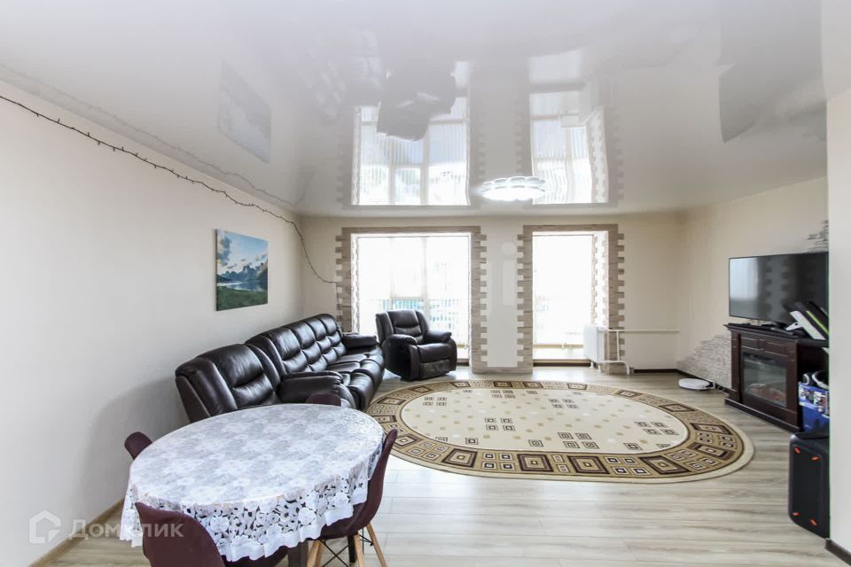 Продаётся 3-комнатная квартира, 102.7 м²