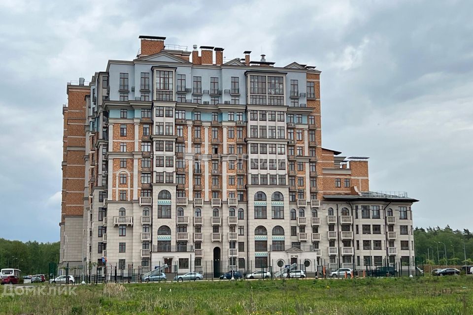 Продаётся 4-комнатная квартира, 122.4 м²