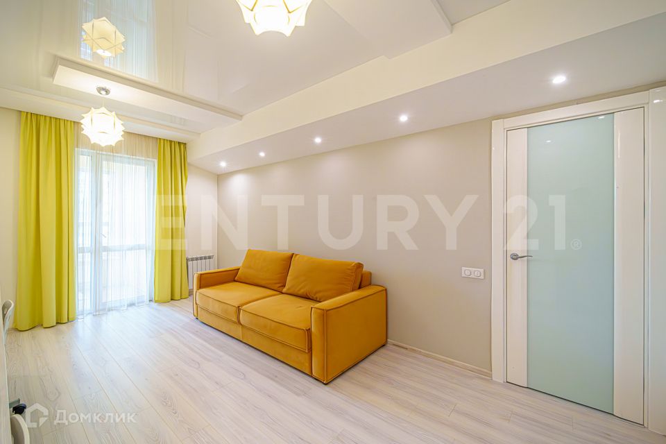 Продаётся 3-комнатная квартира, 135 м²
