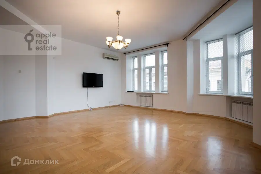 Продаётся 6-комнатная квартира, 233.3 м²
