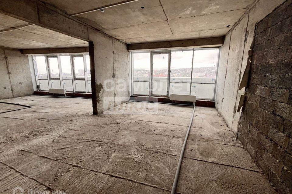 Продаётся 4-комнатная квартира, 192.3 м²