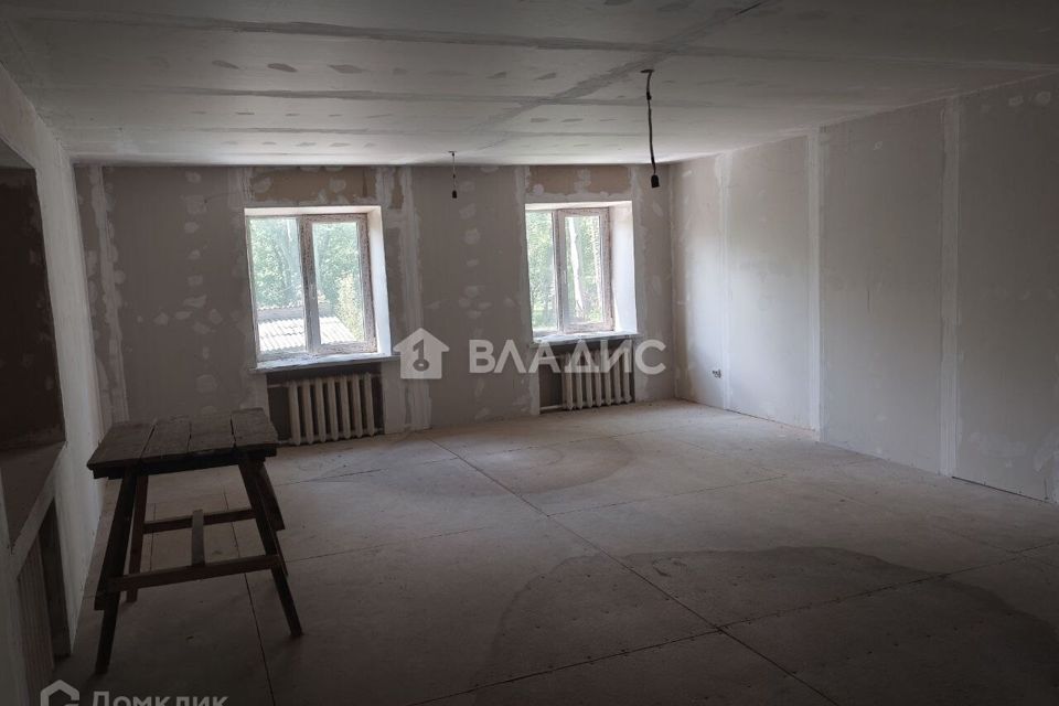 Продаётся 4-комнатная квартира, 129 м²