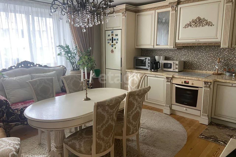 Продаётся 2-комнатная квартира, 78.2 м²