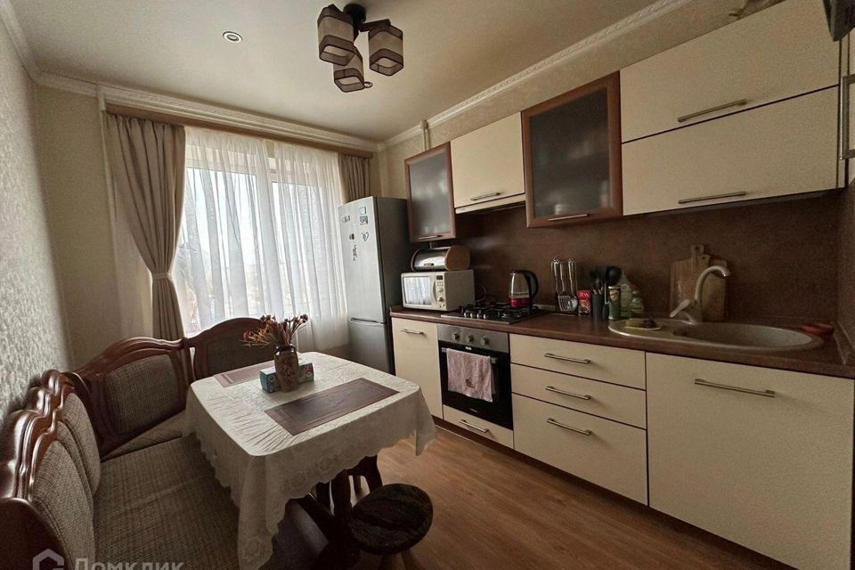 Продаётся 4-комнатная квартира, 72 м²