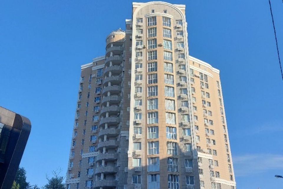 Продаётся 1-комнатная квартира, 60 м²