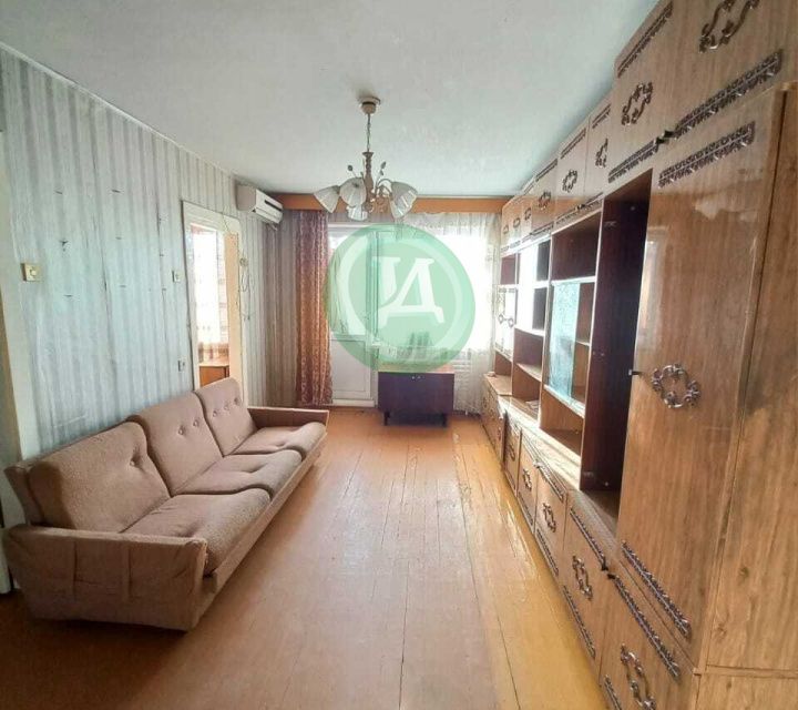 Продаётся 4-комнатная квартира, 60.8 м²