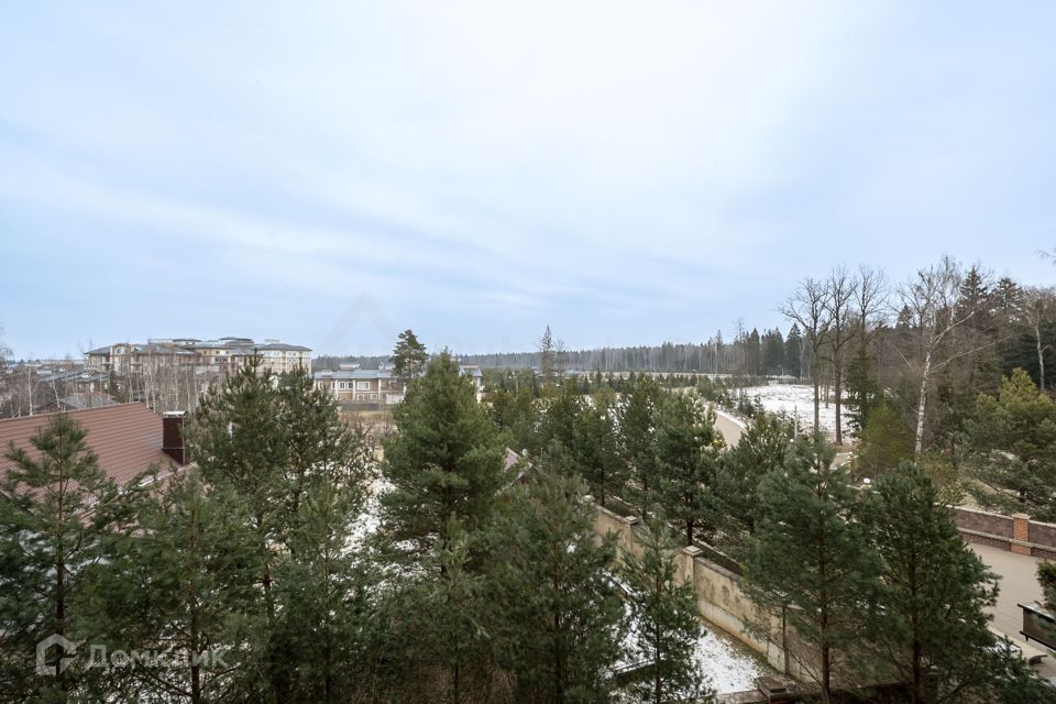 Продаётся 3-комнатная квартира, 197 м²