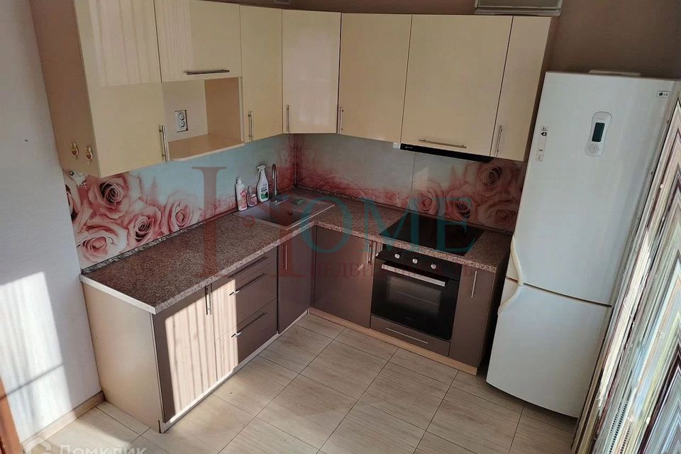 Сдаётся 2-комнатная квартира, 56 м²