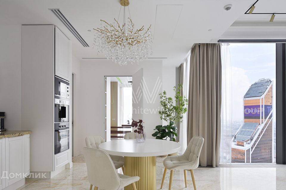 Сдаётся 4-комнатная квартира, 135 м²