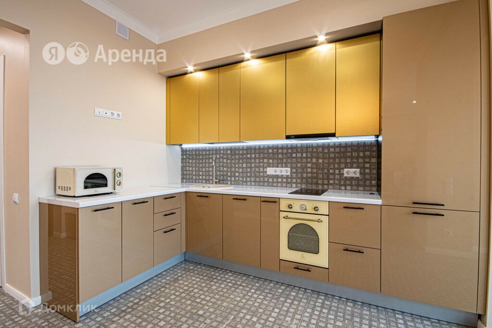 Сдаётся 2-комнатная квартира, 72 м²