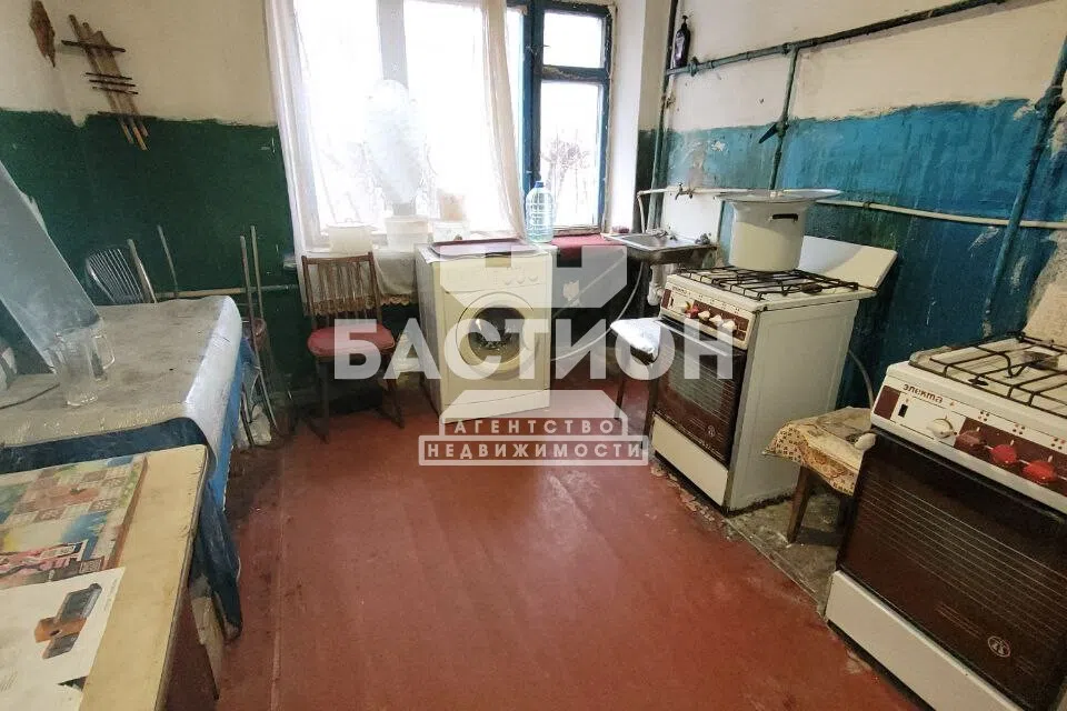 Продаётся 2 комнаты в 5-комн. квартире, 14.2 м²