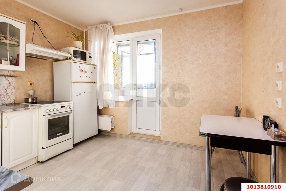 Продаётся 1-комнатная квартира, 42 м²