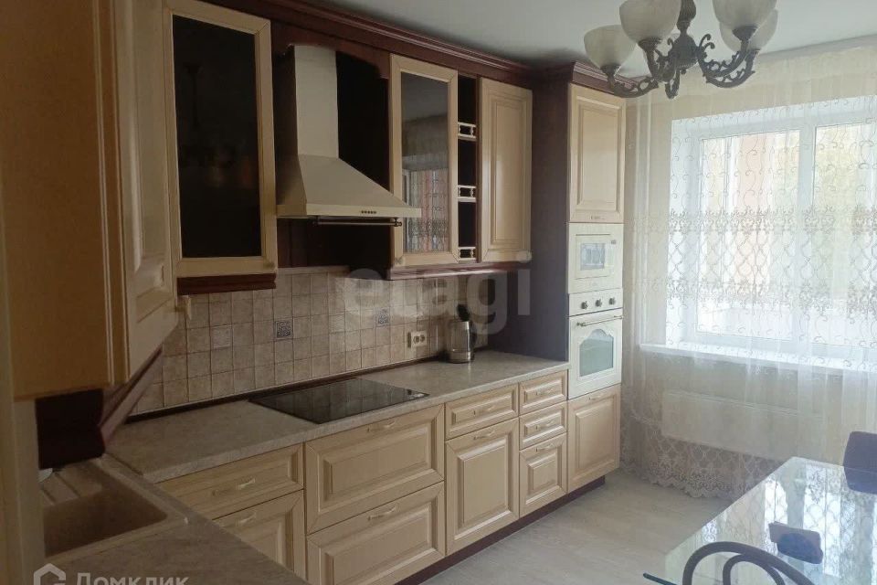 Сдаётся 2-комнатная квартира, 70 м²