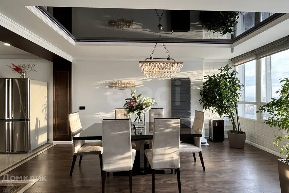 Продаётся 3-комнатная квартира, 127 м²