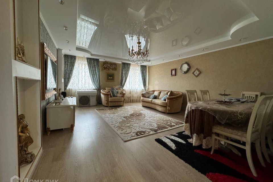 Продаётся 4-комнатная квартира, 115 м²