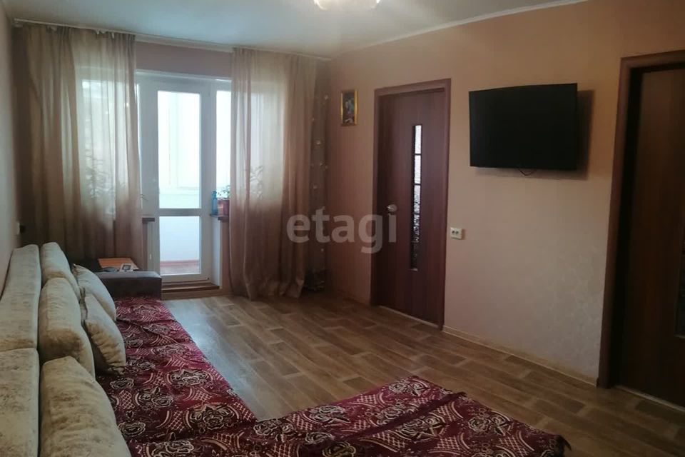Продаётся 4-комнатная квартира, 59.9 м²