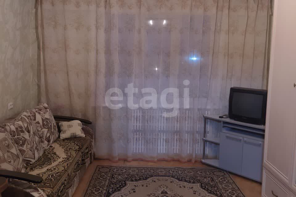 Сдаётся комната в 6-комн. квартире, 13.8 м²