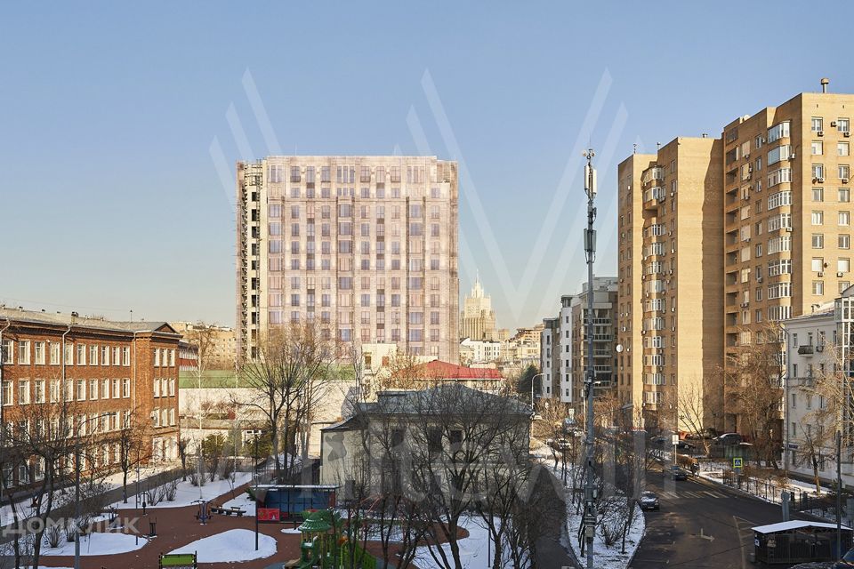 Продаётся 3-комнатная квартира, 186 м²