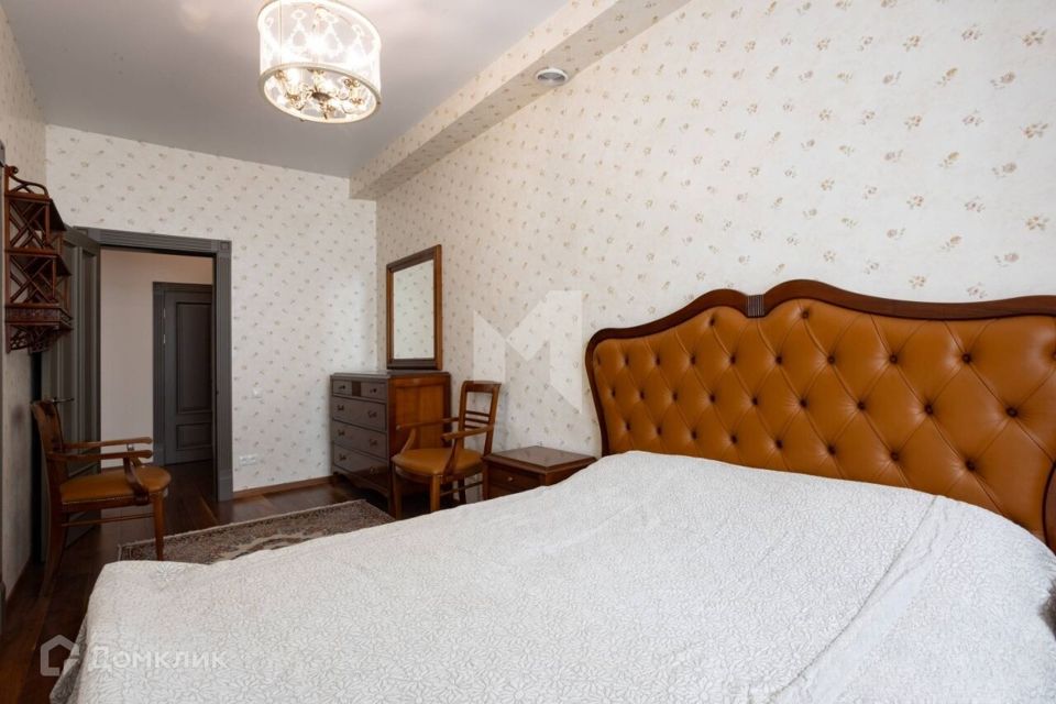 Продаётся 3-комнатная квартира, 150 м²