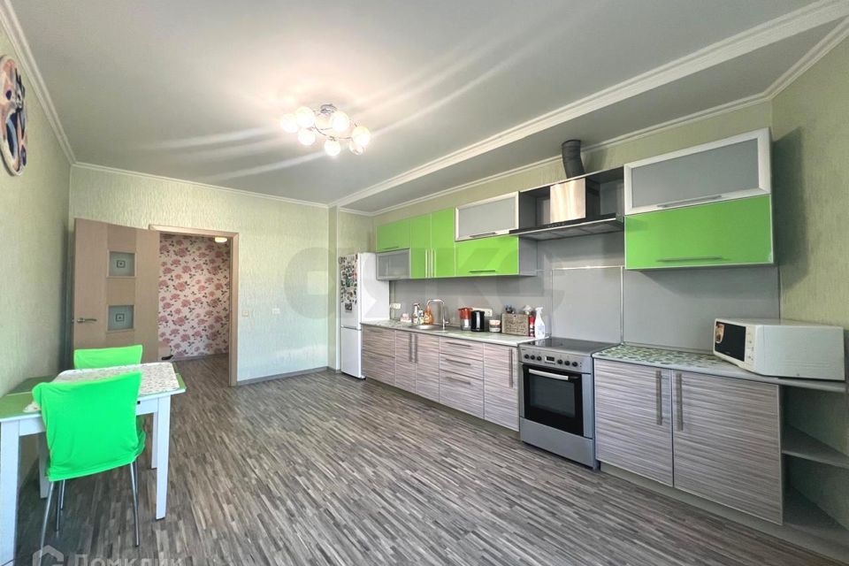 Продаётся 1-комнатная квартира, 69 м²