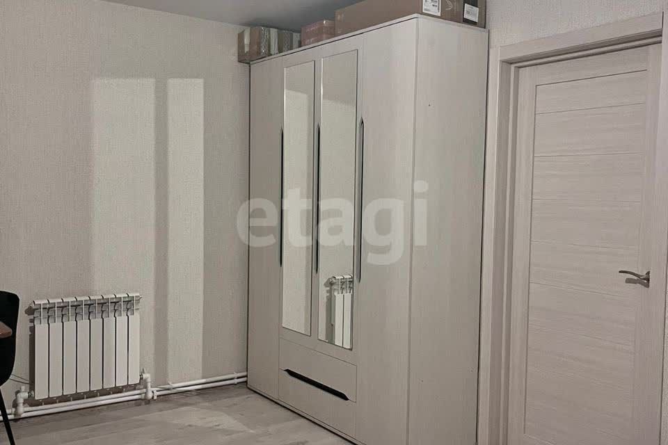 Продаётся 1-комнатная квартира, 42 м²