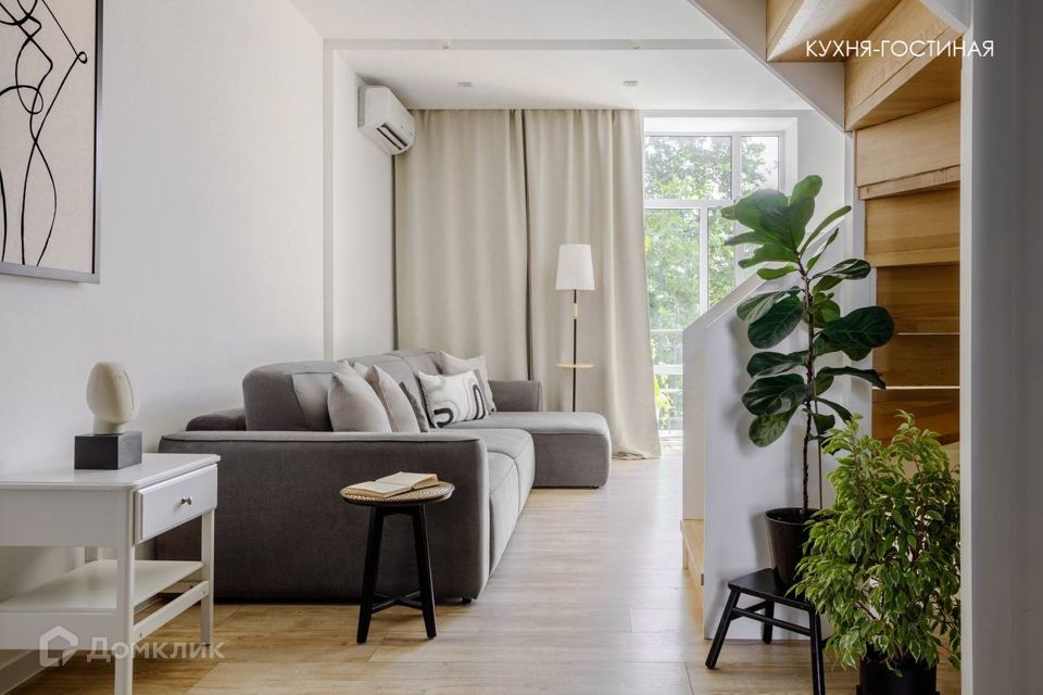 Продаётся 4-комнатная квартира, 128.8 м²
