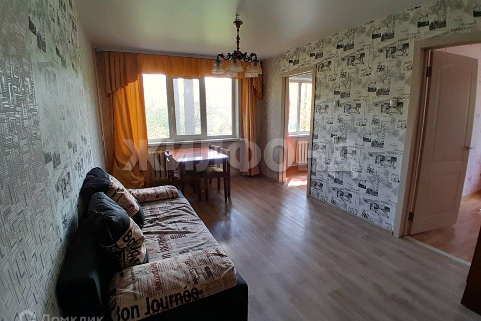 Продаётся 4-комнатная квартира, 61.7 м²