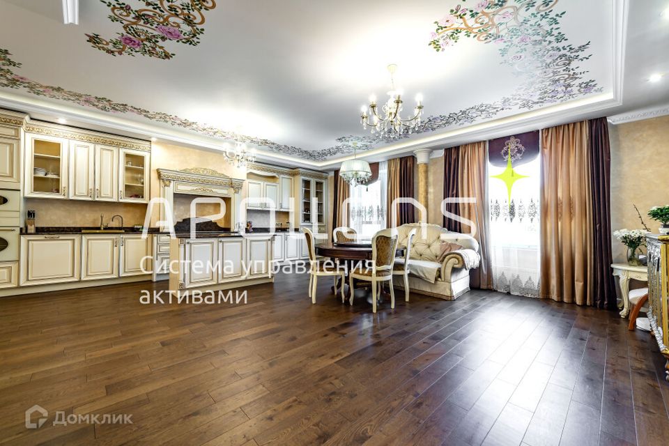 Продаётся 3-комнатная квартира, 109.3 м²