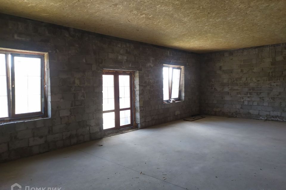 Продаётся 2-этажный дом, 240 м²